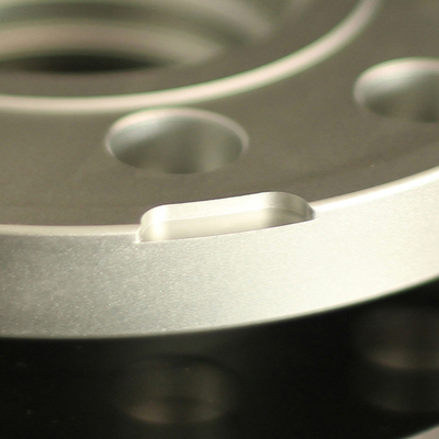 les entretoises hubcentric du modèle 4x100 de boulon de 12mm ont forgé la billette en aluminium pour la mini série
